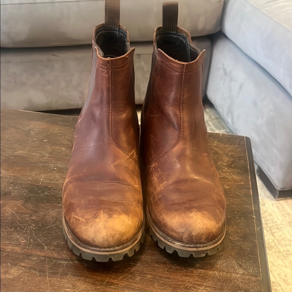 Chaco Chelsea leather boots women’s size 9